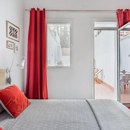 Stylish Apartment With Terrace For Couple Or Family Barcelona Luaran gambar