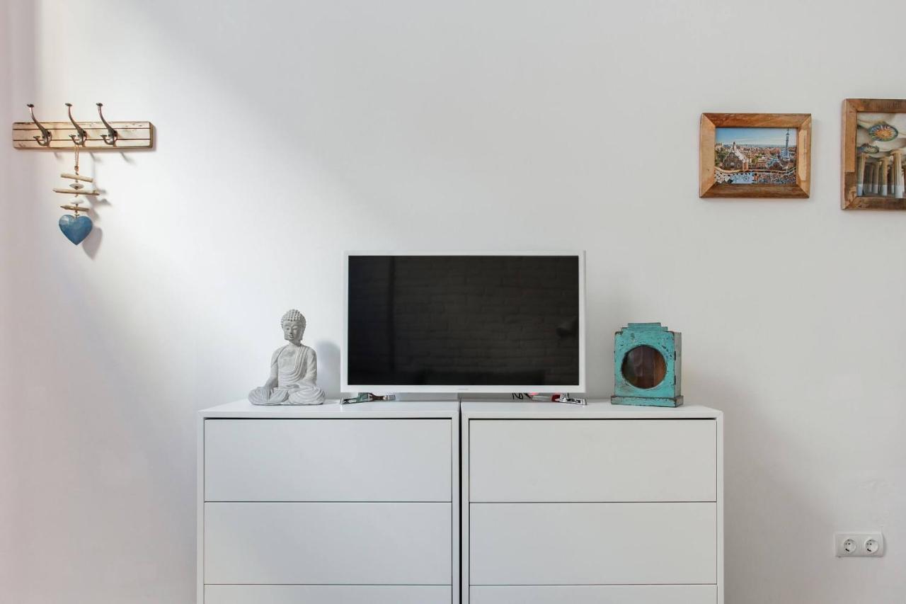 Stylish Apartment With Terrace For Couple Or Family Barcelona Luaran gambar