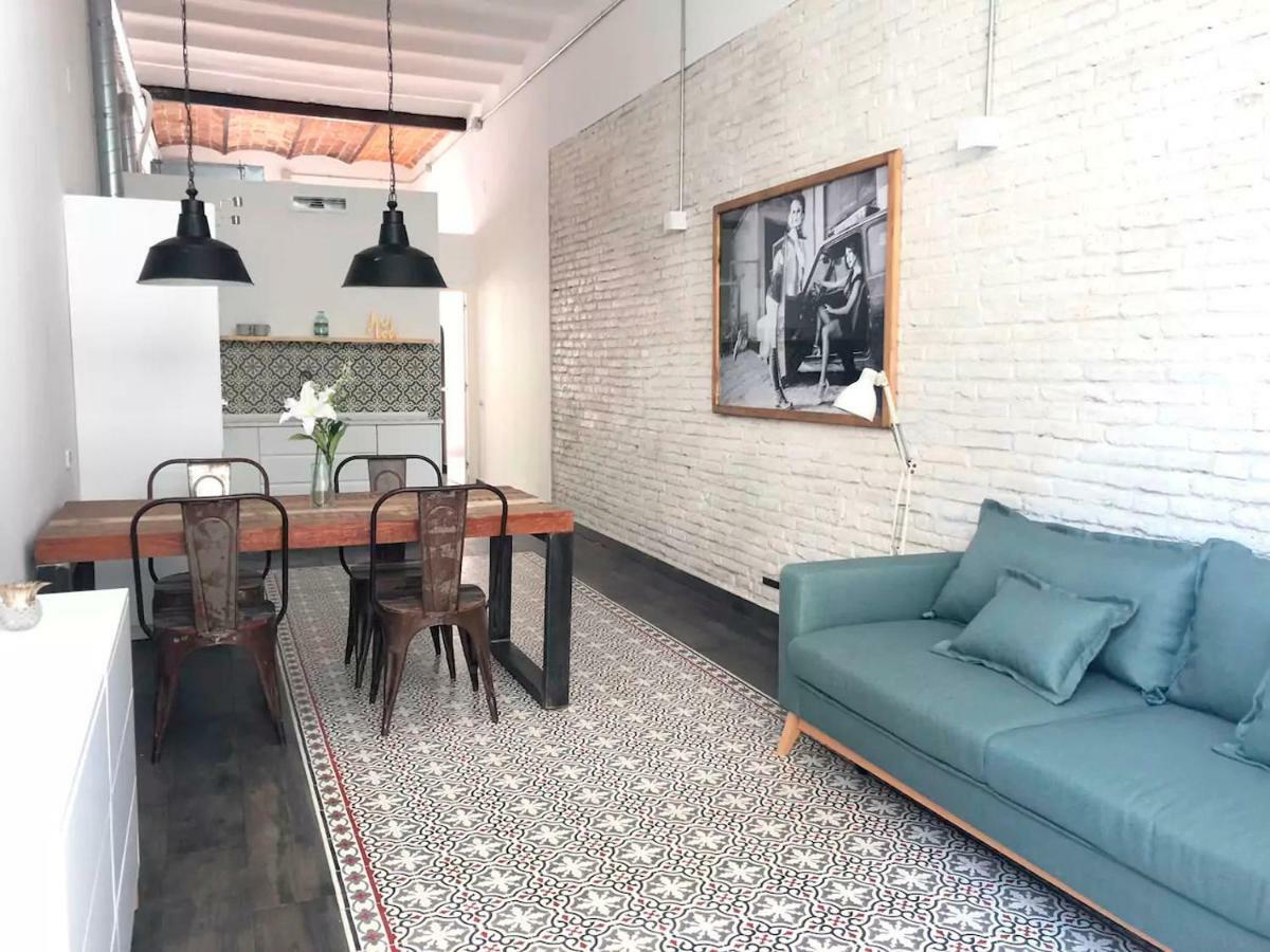 Stylish Apartment With Terrace For Couple Or Family Barcelona Luaran gambar