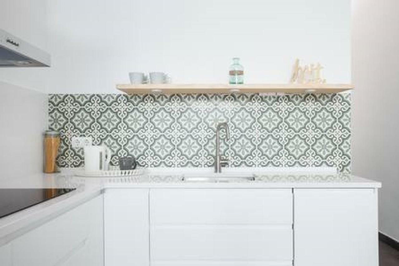 Stylish Apartment With Terrace For Couple Or Family Barcelona Luaran gambar