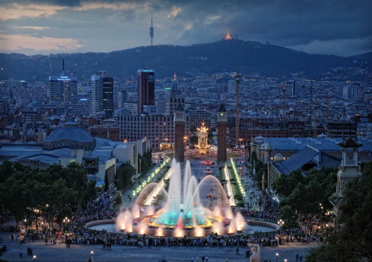 Stylish Apartment With Terrace For Couple Or Family Barcelona Luaran gambar